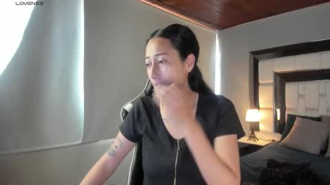 Snapshot of violetskinny chatting on October 12, 2025, 4:06 pm violetskinny online show from October 12, 2025, 4:06 pm