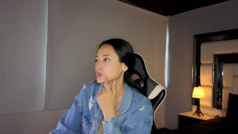 violetskinny online show from April 17, 2026, 8:45 pm