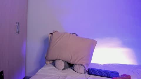 Snapshot of violett2006 chatting on February 13, 2026, 6:26 pm violeta online show from February 13, 2026, 6:26 pm