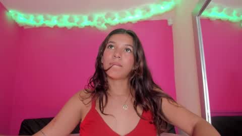 Snapshot of violett_24_ chatting on February 28, 2025, 6:31 pm violett_24_ online show from February 28, 2025, 6:31 pm