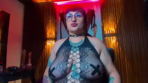 violett_8 online show from July 20, 2026, 10:45 pm
