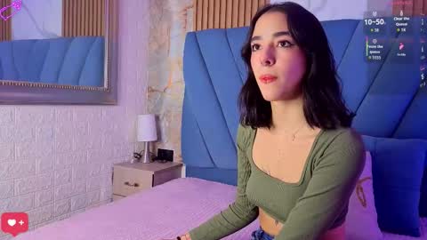 Snapshot of violett__golden chatting on September 28, 2025, 7:08 pm ViolettGolden online show from September 28, 2025, 7:08 pm
