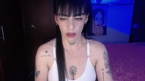 Snapshot of violett_hottie chatting on November 24, 2025, 2:11 am violett Independent model online show from November 24, 2025, 2:11 am