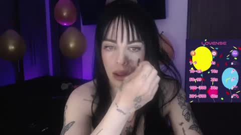 violett  Independent model online show from July 22, 2026, 1:52 am