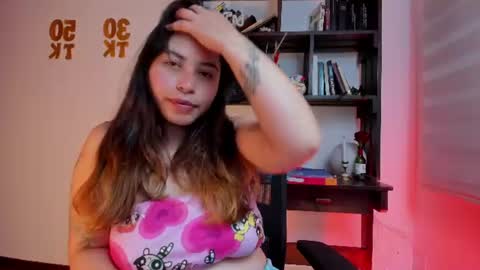 Snapshot of violett_red chatting on June 17, 2026, 3:53 am Violeta online show from June 17, 2026, 3:53 am