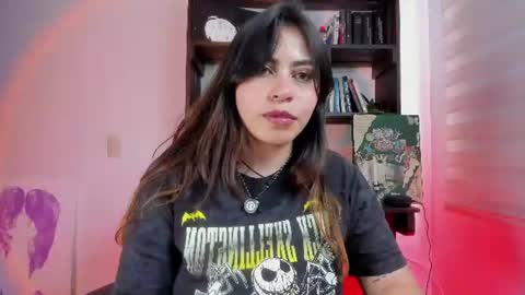 Snapshot of violett_red chatting on July 13, 2026, 8:22 pm Violeta online show from July 13, 2026, 8:22 pm
