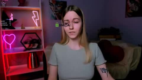 violett_shy online show from March 7, 2025, 8:22 pm