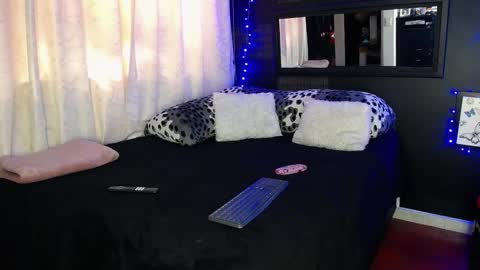 violetta_afrodita online show from December 3, 2025, 2:48 pm