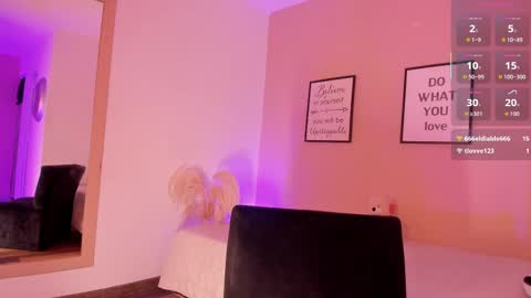 violetta_bold online show from October 4, 2025, 2:15 pm