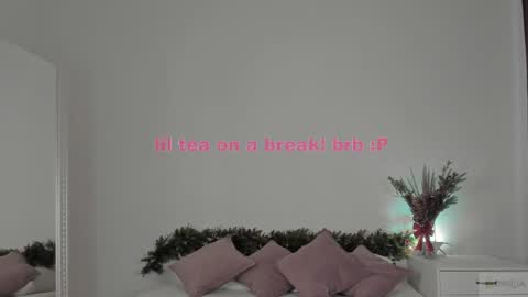 violetta_finch online show from January 30, 2025, 11:22 am