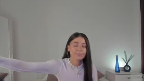 violetta_finch online show from February 6, 2025, 5:40 pm