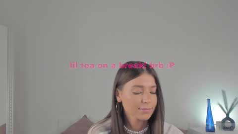 violetta_finch online show from February 14, 2025, 1:18 pm