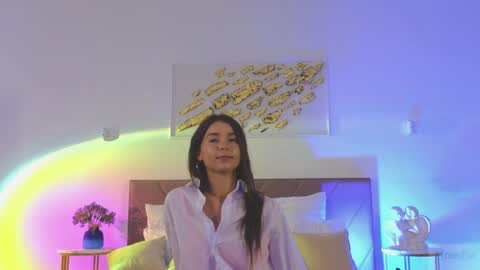 Snapshot of violetta_finch chatting on May 14, 2026, 10:22 am violetta_finch online show from May 14, 2026, 10:22 am
