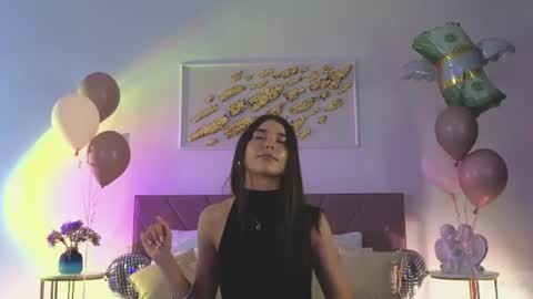 Snapshot of violetta_finch chatting on June 20, 2026, 12:19 pm violetta_finch online show from June 20, 2026, 12:19 pm