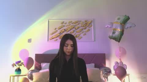 Snapshot of violetta_finch chatting on June 25, 2026, 10:42 am violetta_finch online show from June 25, 2026, 10:42 am