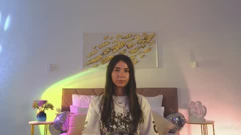 Snapshot of violetta_finch chatting on July 12, 2026, 12:18 pm violetta_finch online show from July 12, 2026, 12:18 pm