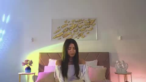 Snapshot of violetta_finch chatting on July 28, 2026, 2:13 pm violetta_finch online show from July 28, 2026, 2:13 pm