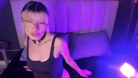 Violetta nur online show from February 26, 2025, 5:20 am