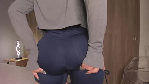 violetta independent model online show from February 11, 2025, 4:33 am