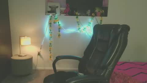 violettacam69 online show from February 5, 2025, 9:04 am