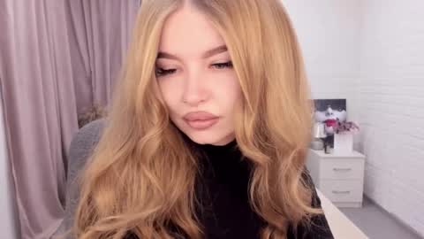 Snapshot of violettaotis chatting on December 14, 2024, 11:29 am ViolettaOtis online show from December 14, 2024, 11:29 am