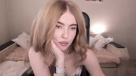 Snapshot of violettaotis chatting on February 23, 2025, 10:17 am ViolettaOtis online show from February 23, 2025, 10:17 am