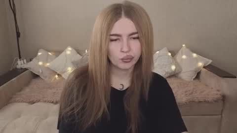 Snapshot of violettaotis chatting on September 29, 2025, 9:03 am ViolettaOtis online show from September 29, 2025, 9:03 am