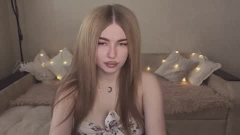 Snapshot of violettaotis chatting on October 2, 2025, 11:28 am ViolettaOtis online show from October 2, 2025, 11:28 am