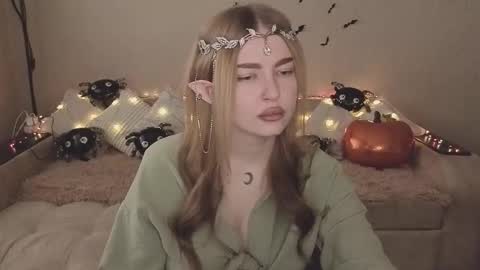 Snapshot of violettaotis chatting on October 31, 2025, 11:22 am ViolettaOtis online show from October 31, 2025, 11:22 am