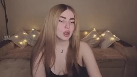 Snapshot of violettaotis chatting on November 12, 2025, 12:16 pm ViolettaOtis online show from November 12, 2025, 12:16 pm