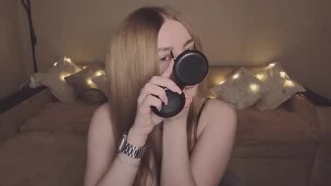 Snapshot of violettaotis chatting on November 17, 2025, 12:11 pm ViolettaOtis online show from November 17, 2025, 12:11 pm