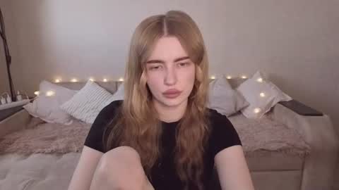 ViolettaOtis online show from June 22, 2026, 2:14 pm