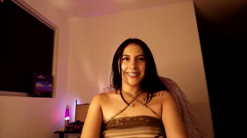 Snapshot of violettastars chatting on October 3, 2025, 3:47 am Violetta....Follow me in Twitter... online show from October 3, 2025, 3:47 am