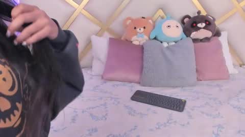 Snapshot of violettbloss chatting on January 21, 2025, 12:36 am Violeta online show from January 21, 2025, 12:36 am