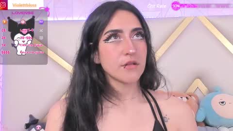 Snapshot of violettbloss chatting on February 3, 2025, 9:18 pm Violeta online show from February 3, 2025, 9:18 pm