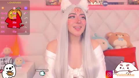 Snapshot of violettbloss chatting on October 31, 2025, 4:57 am Violeta online show from October 31, 2025, 4:57 am