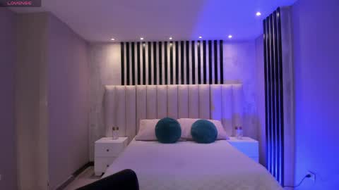 Violett Castel online show from March 20, 2026, 6:57 pm