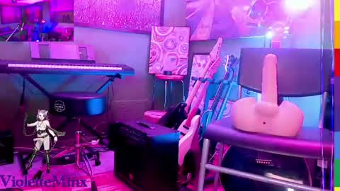 Violette online show from June 18, 2026, 4:33 pm