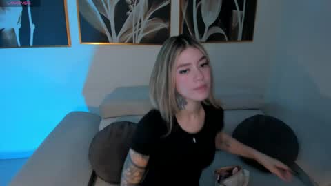 Snapshot of violetthansson chatting on May 31, 2026, 11:39 am Violett online show from May 31, 2026, 11:39 am