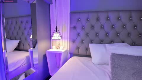 VioletthaRous online show from April 2, 2026, 6:05 pm