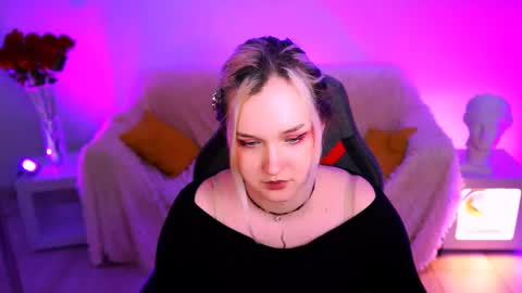 Violett online show from June 3, 2026, 2:44 pm
