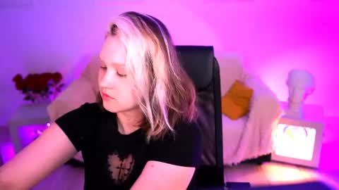 Violett online show from July 8, 2026, 6:18 am