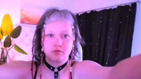 Violett online show from July 26, 2026, 6:32 am