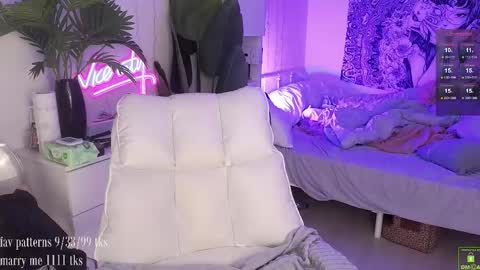 Dommy mommy online show from September 22, 2025, 5:09 am