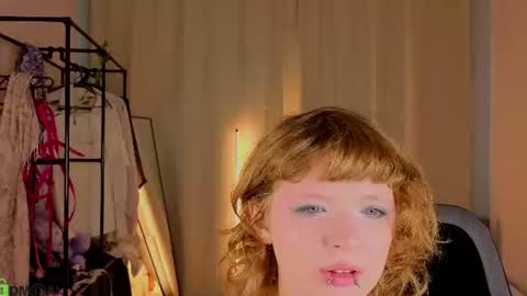 Snapshot of violetxdesire chatting on July 29, 2026, 1:26 am Violet online show from July 29, 2026, 1:26 am