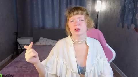 Snapshot of violetxdesire chatting on July 30, 2026, 1:37 am Violet online show from July 30, 2026, 1:37 am