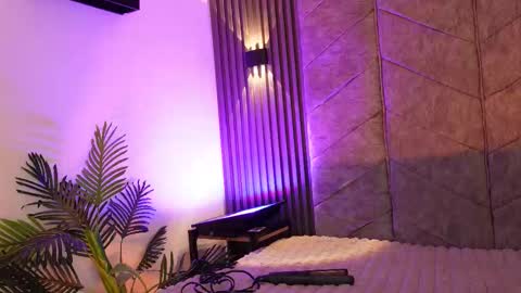 viollettebylyly online show from March 17, 2026, 12:41 pm