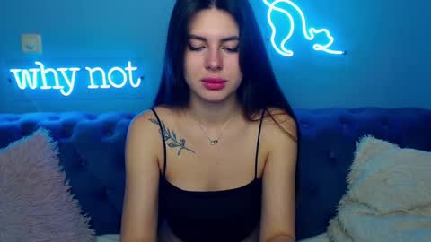 viollinalv online show from November 11, 2025, 6:13 am