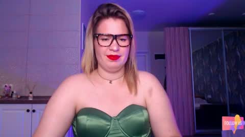 Snapshot of vip_sweetness chatting on June 8, 2026, 9:42 am vip sweetness online show from June 8, 2026, 9:42 am