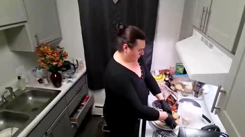 Snapshot of virgorian_enigma chatting on April 14, 2026, 12:16 am priscilla online show from April 14, 2026, 12:16 am